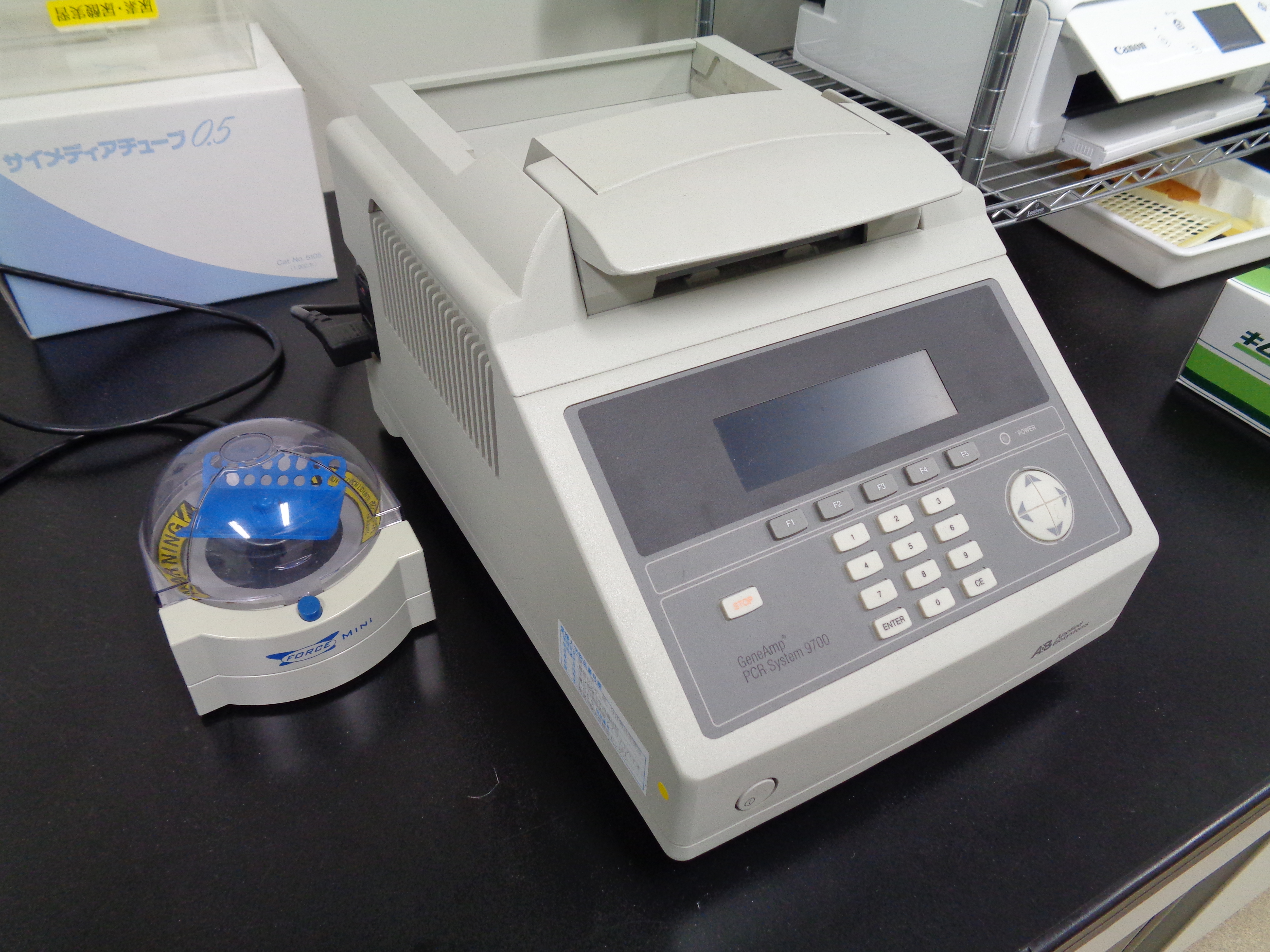 サーマルサイクラーGeneAmp PCR System 9700.JPG